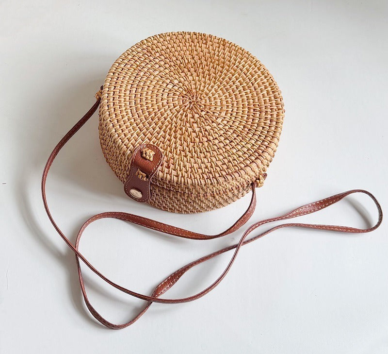 Handwoven Rattan Round Crossbody Bag with Magnetic Closure, Boho Straw Purse for Women, 8" Diameter