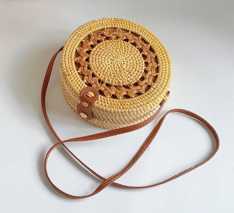 Handwoven Rattan Round Crossbody Bag with Magnetic Closure, Boho Straw Purse for Women, 8" Diameter