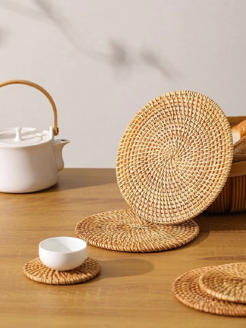Handwoven Rattan Coasters, Round Heat-Resistant Placemats for Tea, Dining, and Tableware, Eco-Friendly and Modern