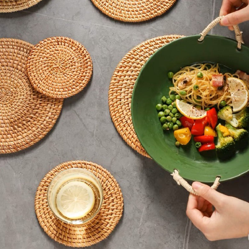 Handwoven Rattan Coasters, Round Heat-Resistant Placemats for Tea, Dining, and Tableware, Eco-Friendly and Modern